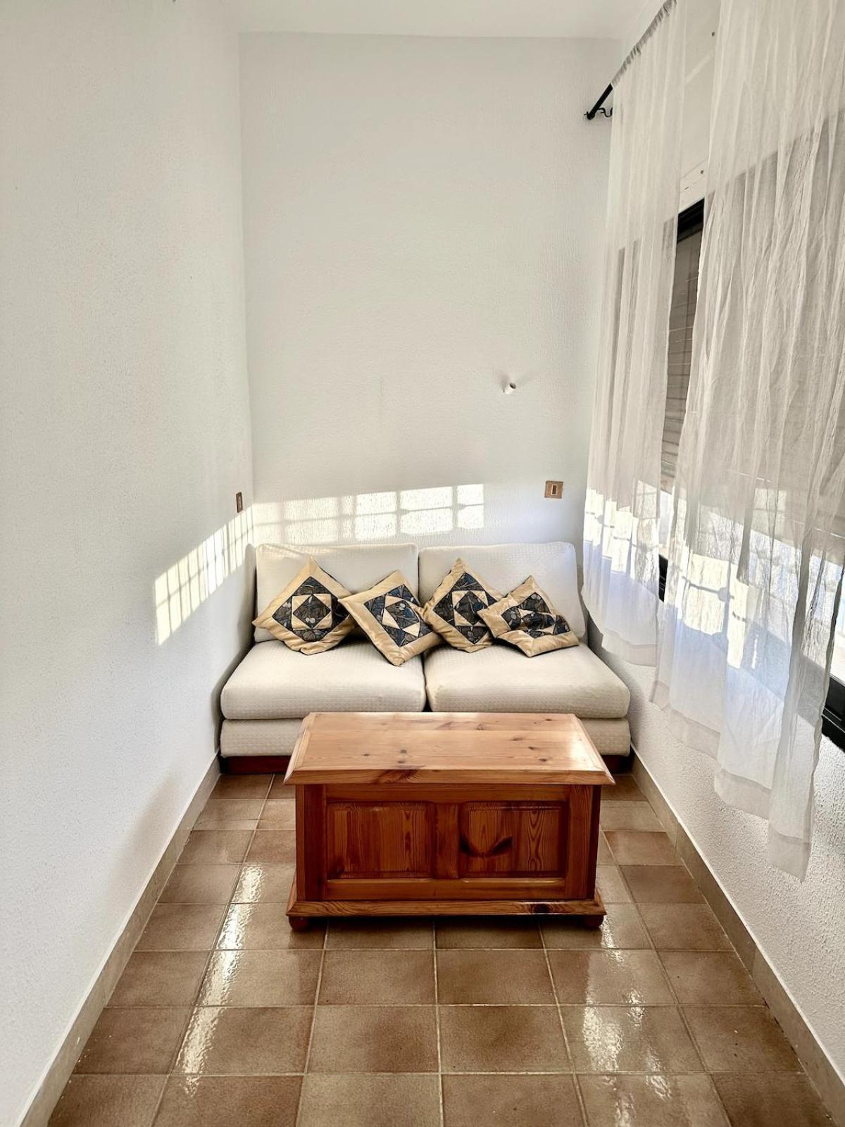 Retreat Pool, Space And Guaranteed Tranquility Tunis