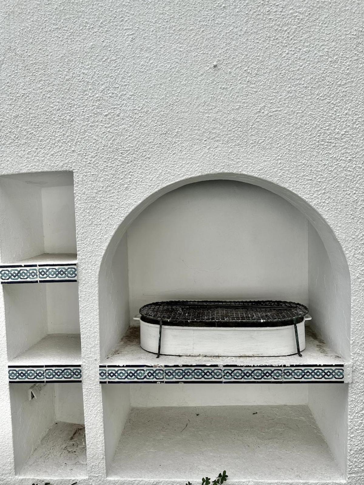 Retreat Pool, Space And Guaranteed Tranquility Appartement Tunis
